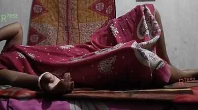 Desi kamwali night gown me boss lund chusa
